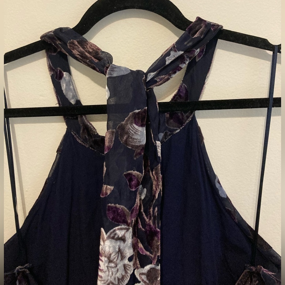 ASTR Revolve Velvet‎ Halter Top - Picture 4 of 7